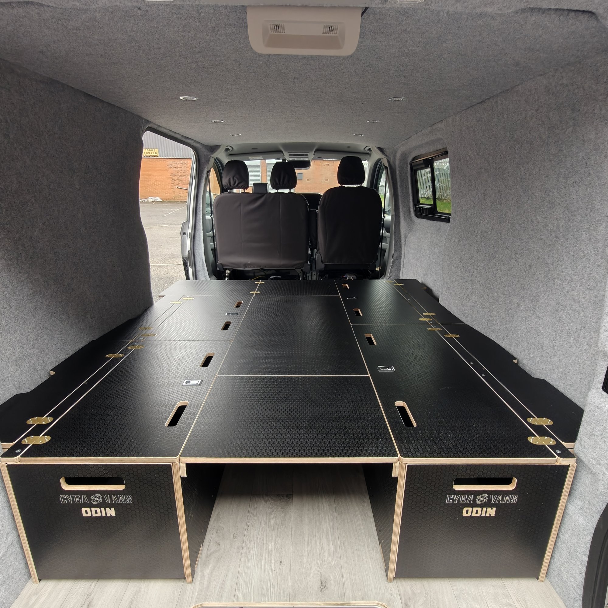 ODIN : 1400mm cabinets