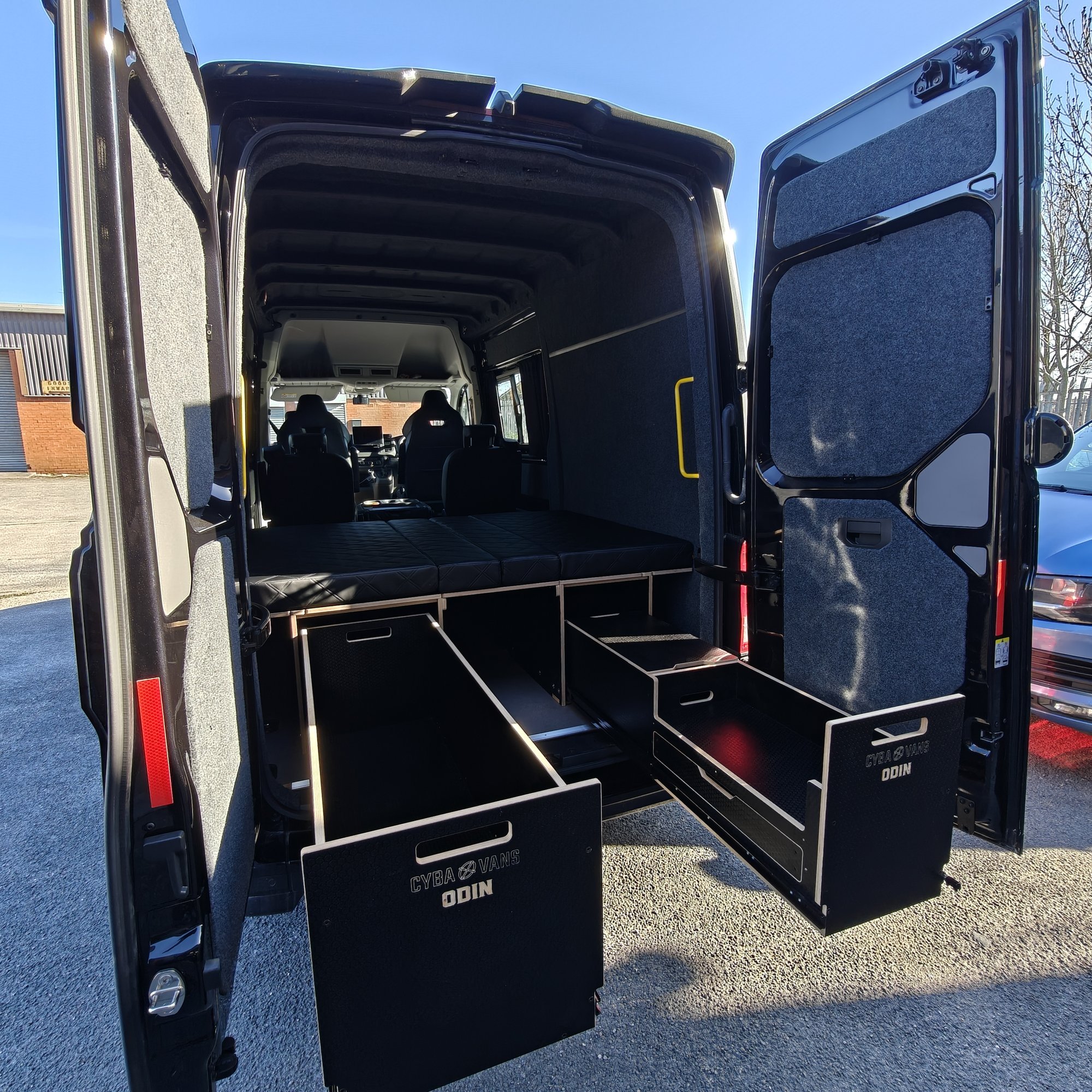 ODIN : 1400mm cabinets