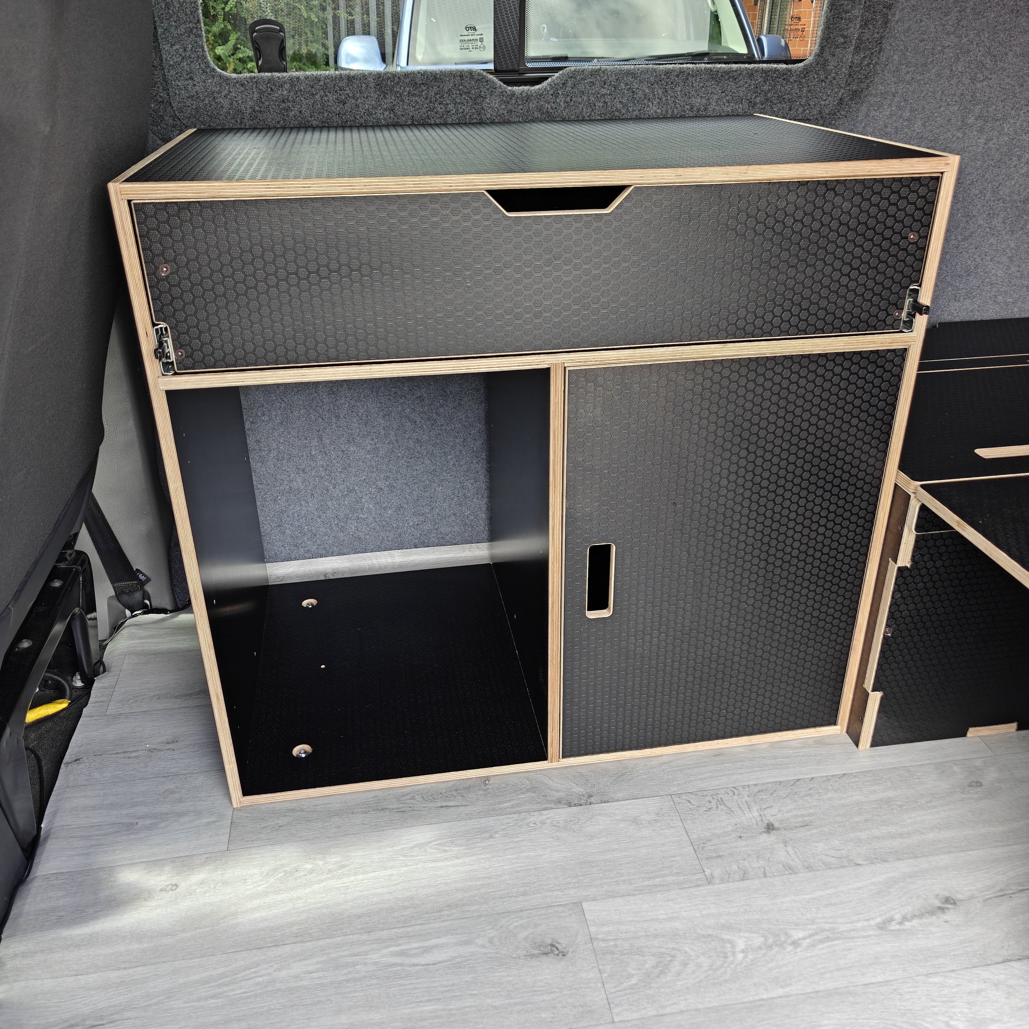 ODIN LWB : 1800mm cabinets