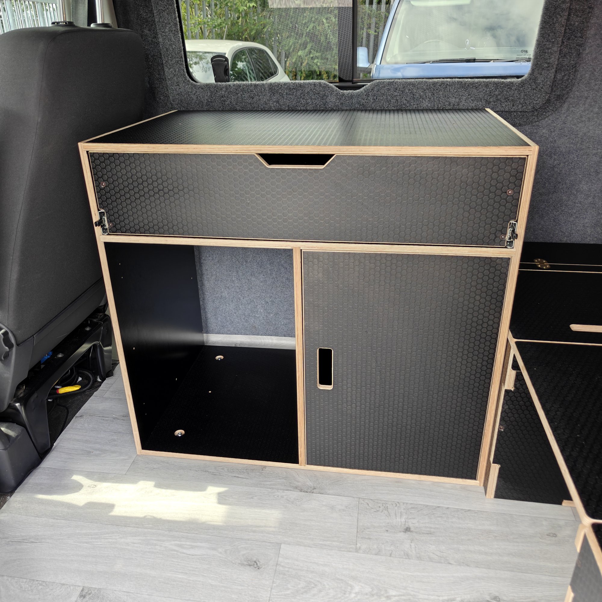 ODIN LWB : 1800mm cabinets - 2