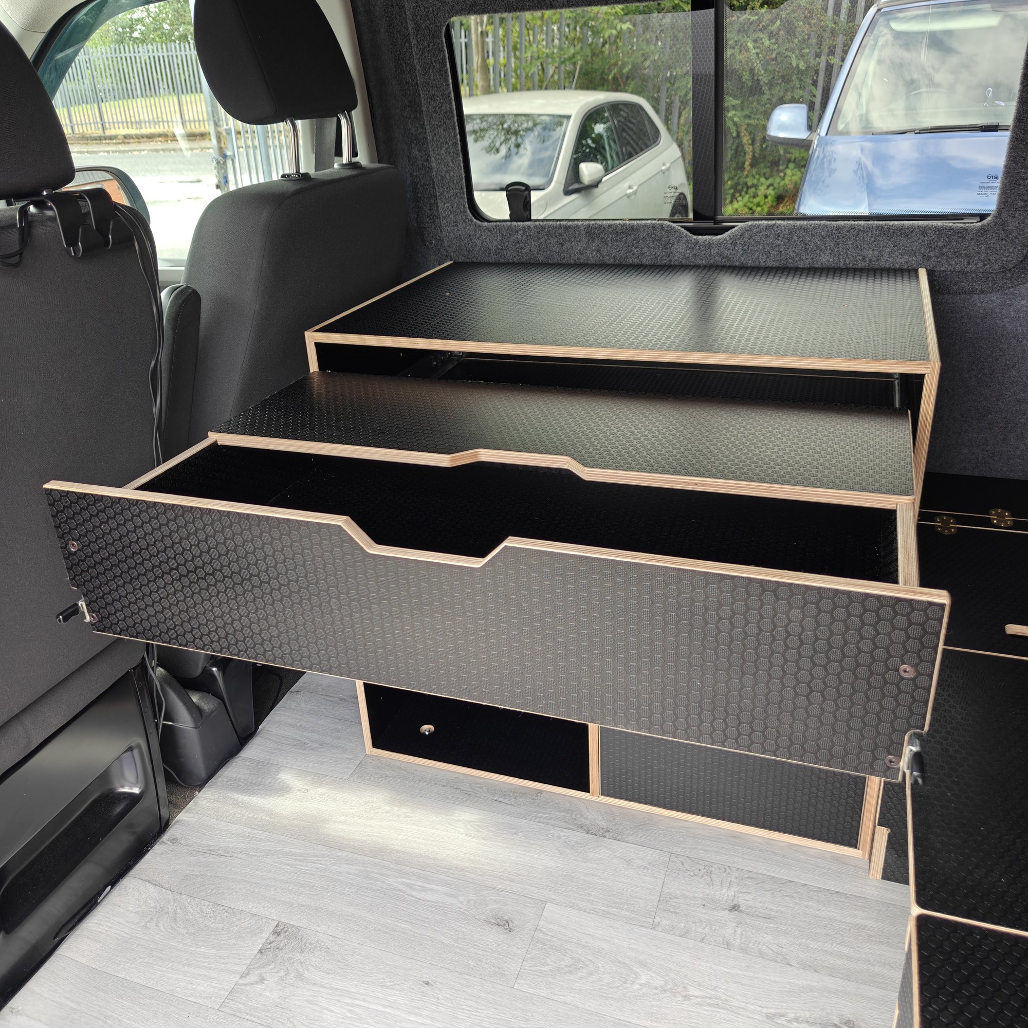 ODIN LWB : 1800mm cabinets - 3