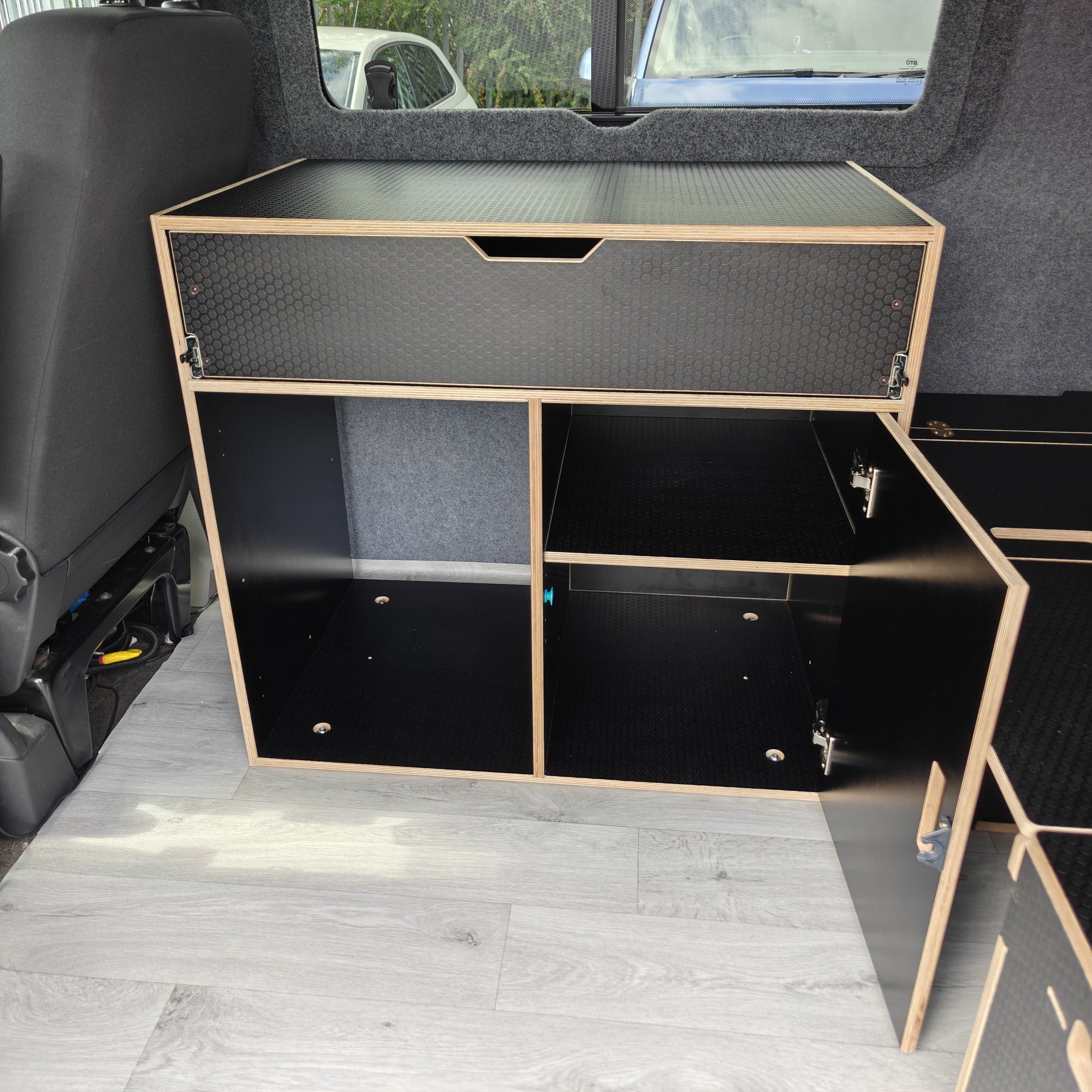 ODIN LWB : 1800mm cabinets - 5
