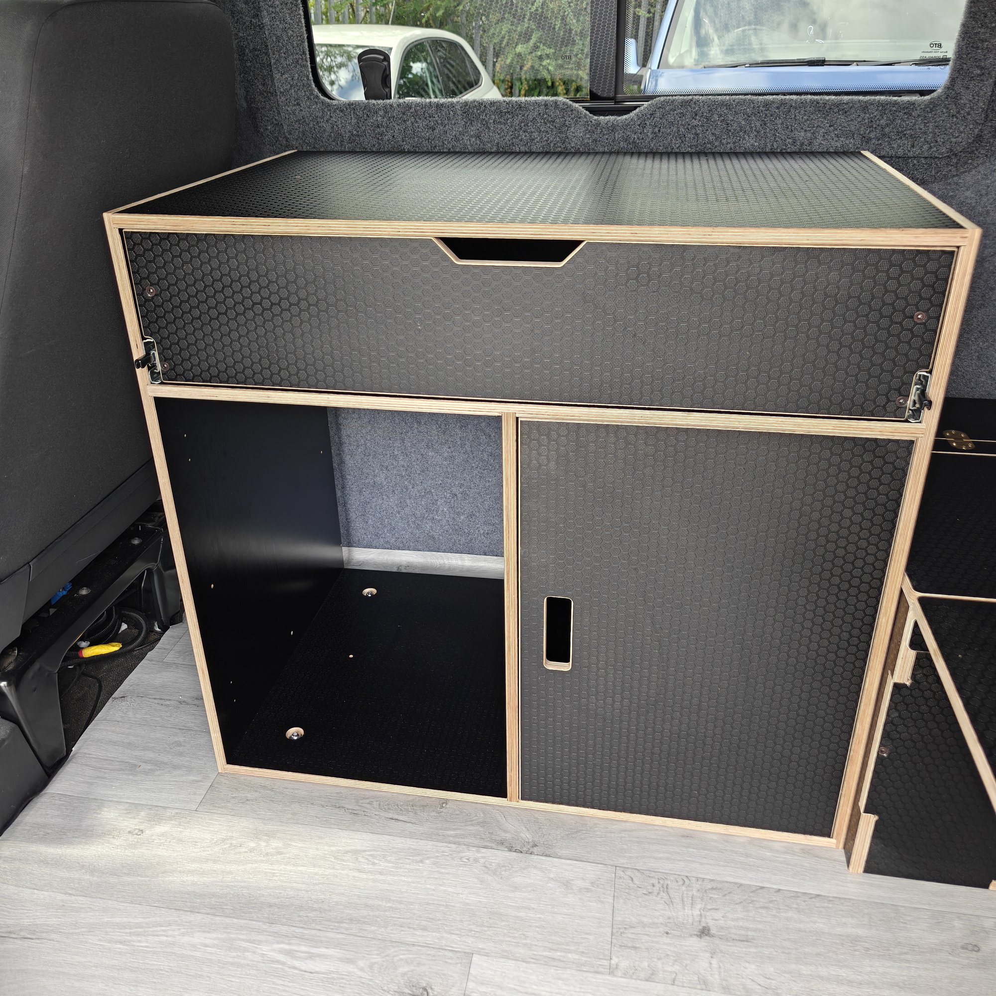 ODIN LWB : 1800mm cabinets - 6