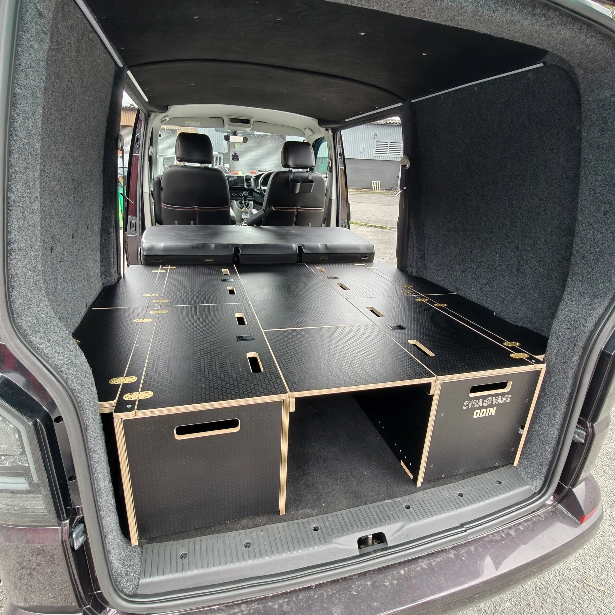 ODIN : 1400mm cabinets