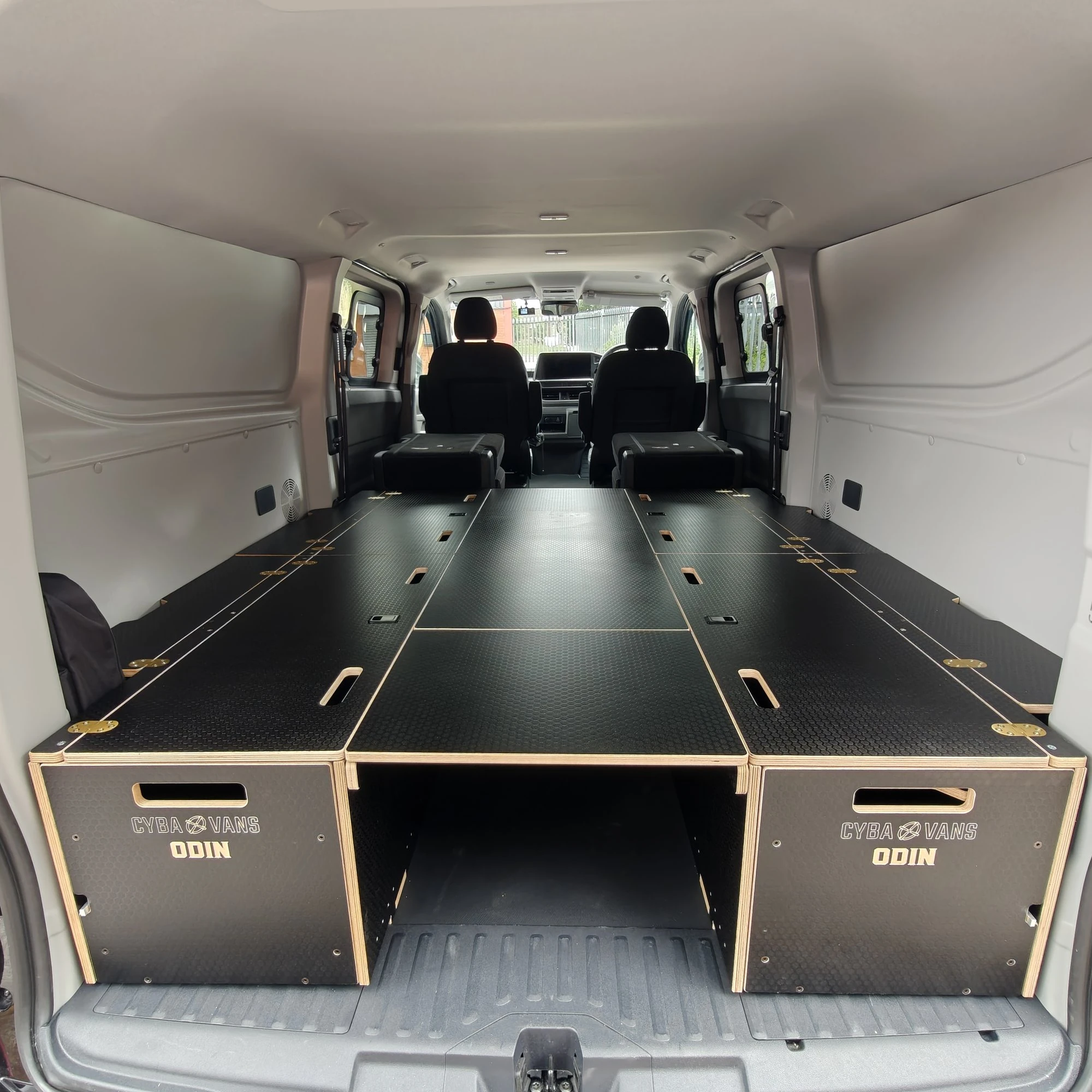 ODIN LWB : 1800mm cabinets - 9