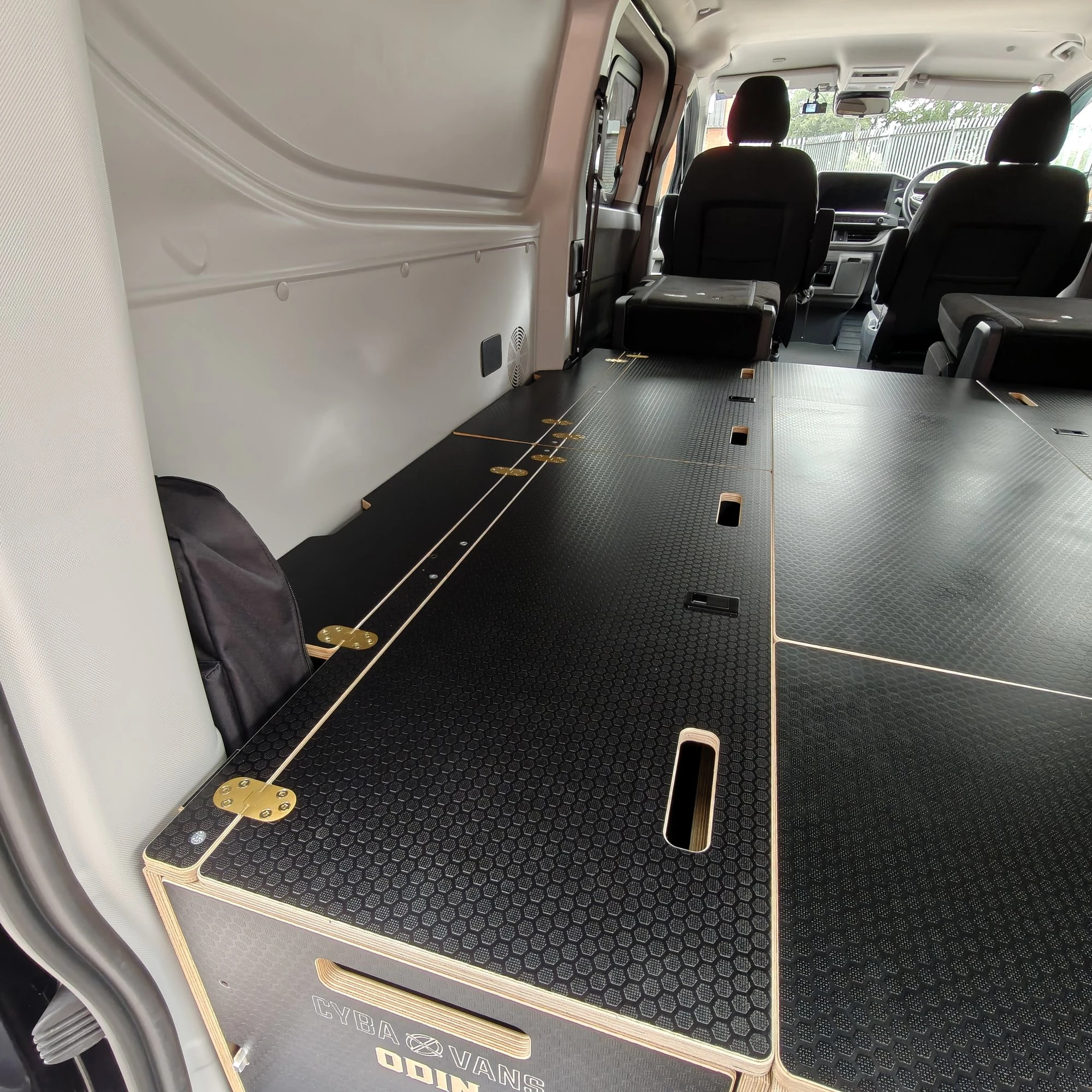 ODIN LWB : 1800mm cabinets - 10