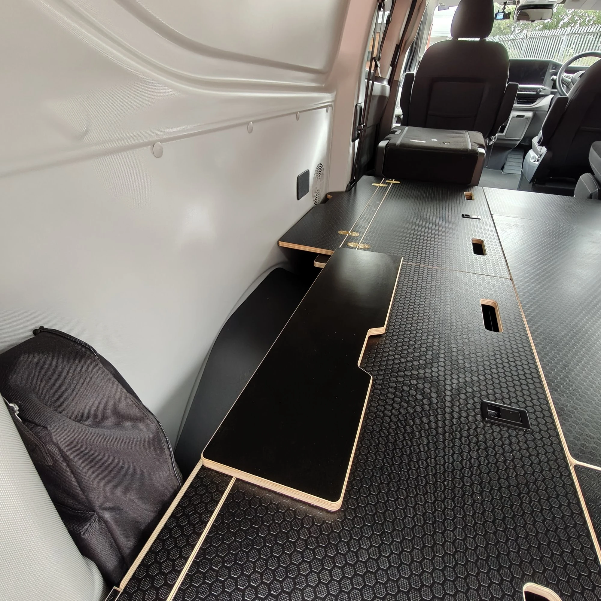 ODIN LWB : 1800mm cabinets - 11